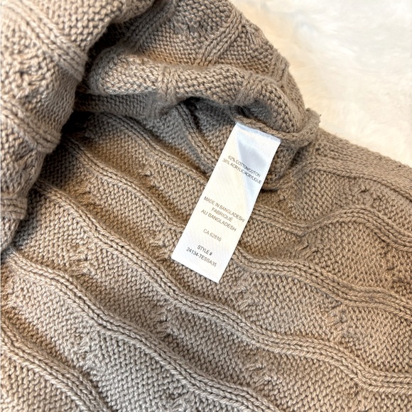 Ricki’s Cable Knit Tunic Length Sweater - Picture 6 of 7